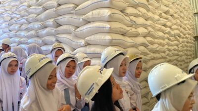 Bulog Dorong Literasi Pangan, Siswa SMA N 2 Playen Eduwisata ke Gudang Logandeng