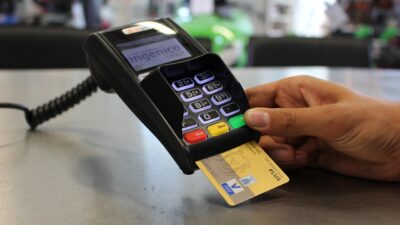 Jadwal Operasional Bank Jumat, 3 April 2026: BRI, BNI, Mandiri, BCA Libur atau Buka?
