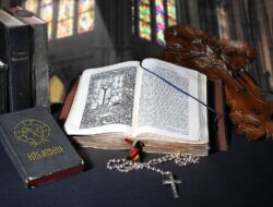 Panduan Doa Rosario Hari Sabtu, 2 Mei 2026: Peristiwa Gembira dan Ujud Harian