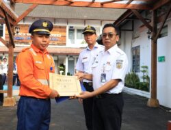 Viral Penjaga Perlintasan Kereta di Yogyakarta Gagalkan Bunuh Diri dan Cegah Tabrakan, KAI Beri Penghargaan