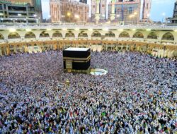 Doa Mencium Hajar Aswad Lengkap Arab, Latin, dan Artinya untuk Jemaah Haji dan Umrah