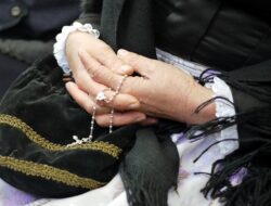Doa Rosario Jumat, 15 Mei 2026: Panduan Lengkap Peristiwa Sedih untuk Umat Katolik