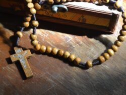 Panduan Doa Rosario Hari Selasa 7 Juli 2026, Lengkap dengan Susunan Doa dan Peristiwa Sedih