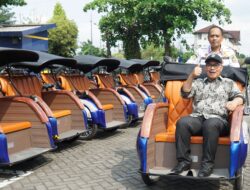 Dukung Zona Emisi Rendah di Kawasan Malioboro, PT KAI Melalui Program CSR Bantu 50 Pengemudi Betor Beralih ke Becak Listrik