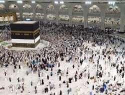 Doa Orang Pulang Haji Saat Tiba di Kampung, Lengkap Arab, Latin, dan Artinya