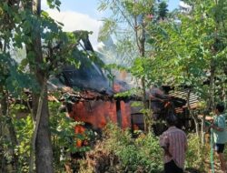 Kebakaran Rumah di Semanu Gunungkidul: Api dari Tungku Kayu Nyaris Ludeskan Rumah Maryono, Warga Padamkan Kobaran