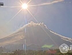 Gunung Merapi Luncurkan Awan Panas Guguran Dua Kali Senin Pagi, Jarak 2 KM ke Arah Barat Daya
