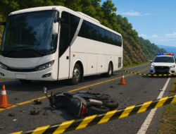 Kecelakaan JJLS Gunungkidul Hari Ini, Bus Pariwisata Tabrak Honda Scoopy, Dua Pelajar Terluka Parah