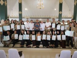 Apresiasi Dedikasi Seniman Pesona Budaya Sleman 2026 di TMII, Bupati Sleman Serahkan Penghargaan Resmi