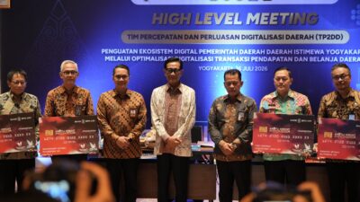 Luncurkan Kartu Kredit Indonesia, Gubernur DIY: Digitalisasi Bukan Soal Banyaknya Aplikasi, Tapi Kemudahan Nyata Bagi Rakyat