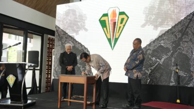 Sultan Resmikan Laboratorium Alam SMA Kolese De Britto di Kalurahan Trimulyo Sleman