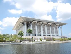 Ide Khutbah Jumat 3 Juli 2026: Semangat Amal Baik di Bulan Muharram dengan Menyantuni Anak Yatim
