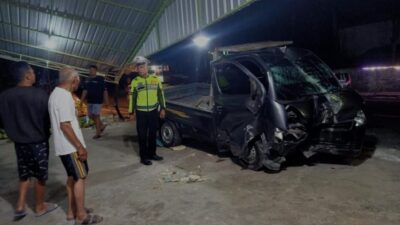 Mobil Pick Up Bermuatan Kelapa Muda Hantam Masjid Nurul Iman di Ponjong, Diduga Sopir Mengantuk hingga Terobos Pagar dan Tiang Teras
